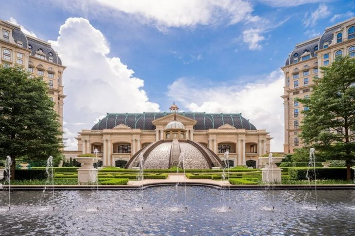 Grand Lisboa Palace Macau