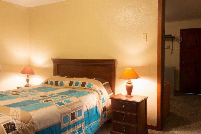 Altura Rooms & Suites