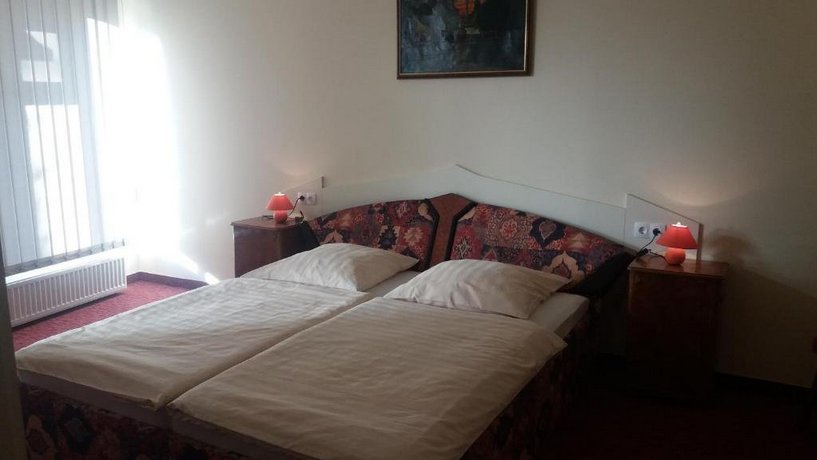 Barokk Antik Guest Hause