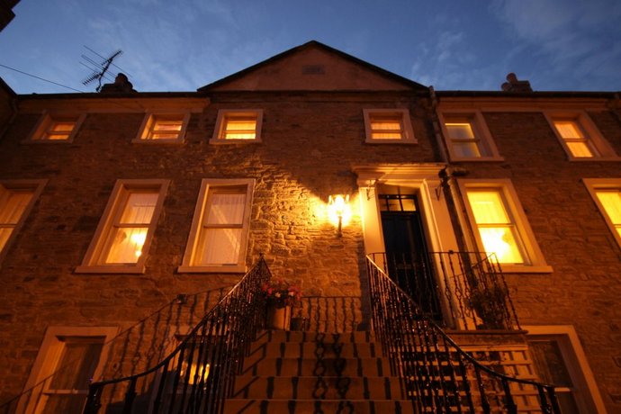 Inglestone House