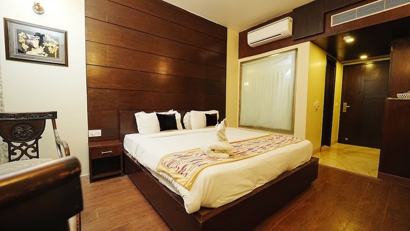 Hotel Atulyaa Taj