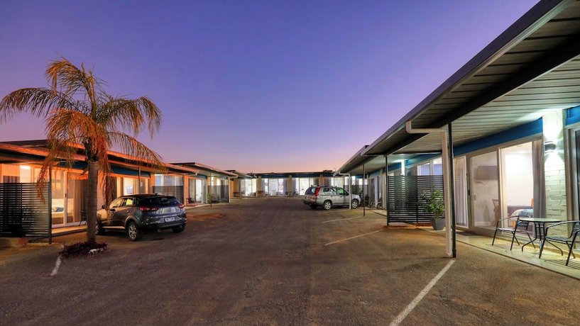 Hilltop Motel