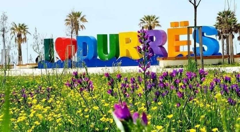 Sunrise Hotel Cameria