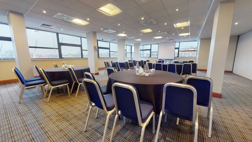 Holiday Inn Cardiff City Centre