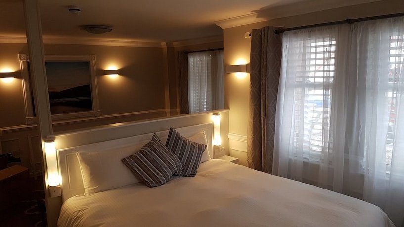 Maclean Guest House