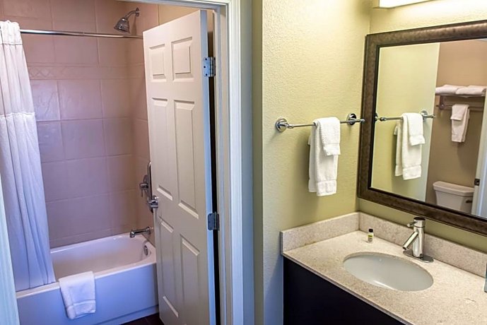 Staybridge Suites Minot