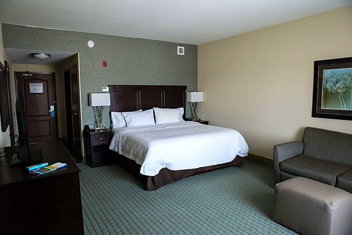Hampton Inn & Suites Bismarck/Northwest