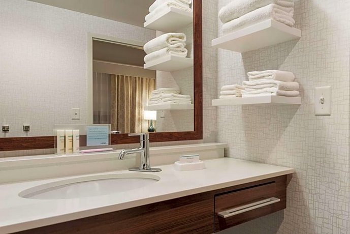 Hampton Inn Lincoln Airport