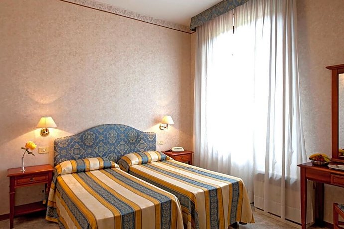 Hotel Moderno