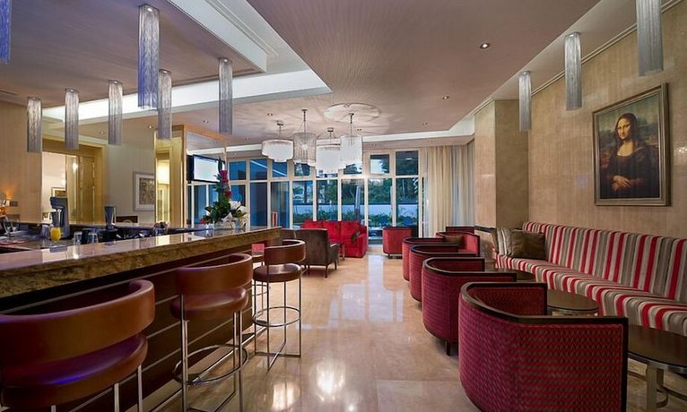 The George Hotel