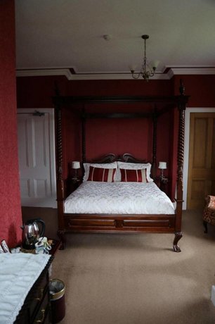 The Pines Guest House