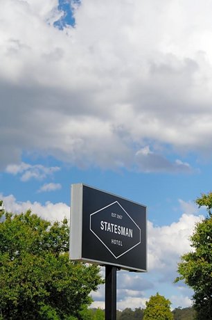 Statesman Hotel