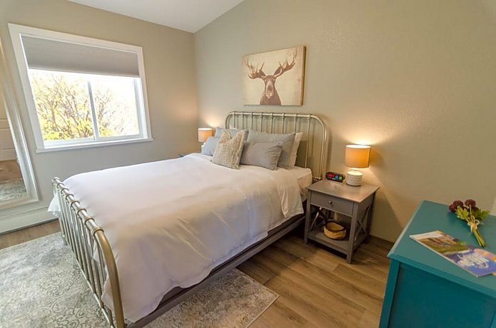 Colony Suites