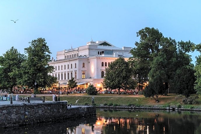 Hotel Flora