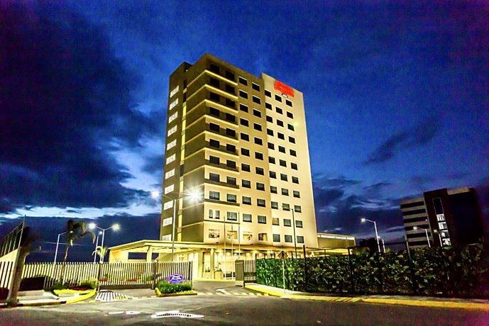 Hampton Inn & Suites by Hilton Puebla