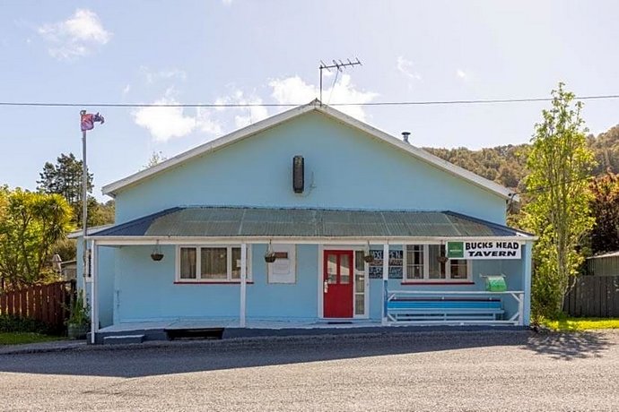 Brunnerton Lodge And Backpackers
