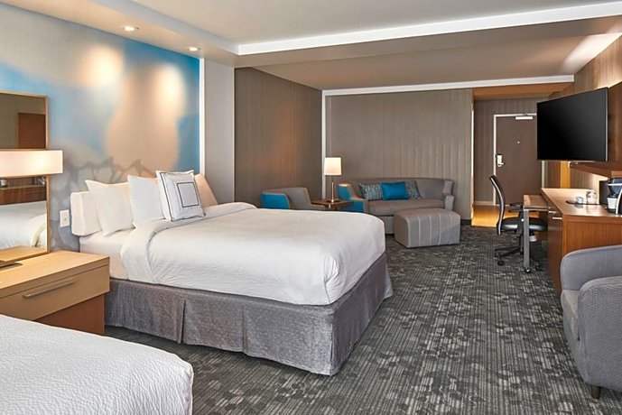 Courtyard by Marriott Baltimore Downtown/McHenry Row