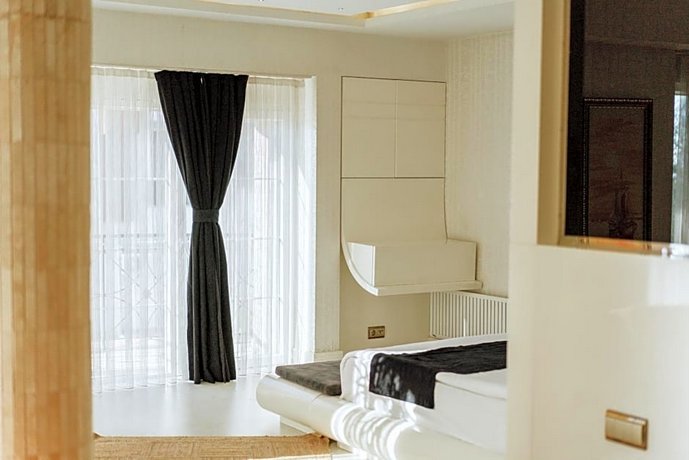 Blackmoon Villa Hotel