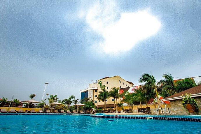 Oak Plaza Hotels East Airport