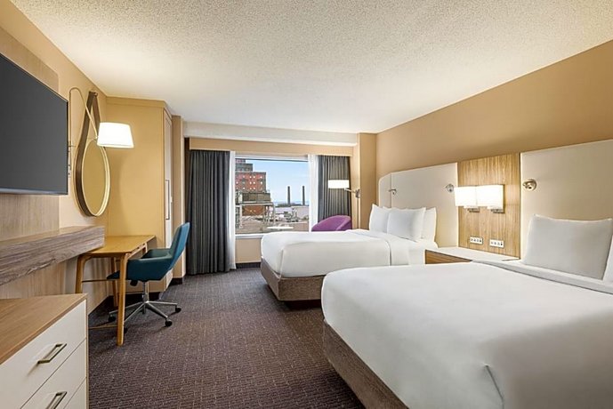 Crowne Plaza Cleveland At Playhouse Square