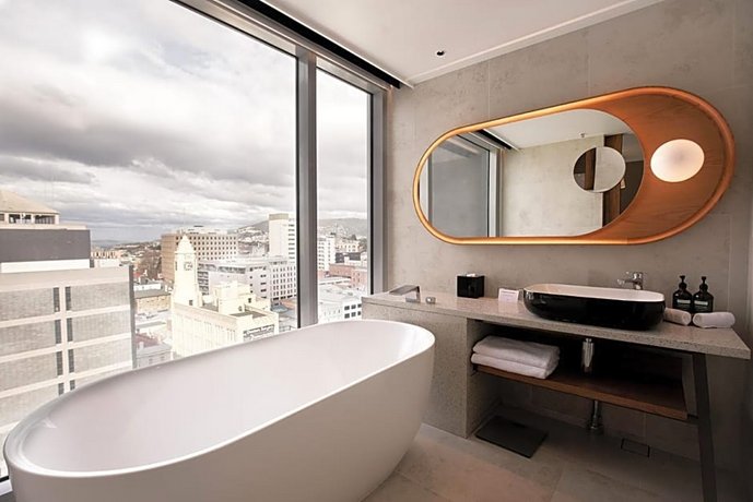 Crowne Plaza Hobart