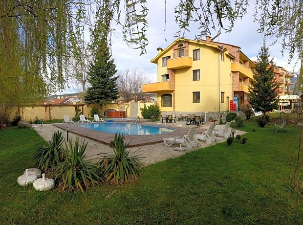 Family Hotel Iv