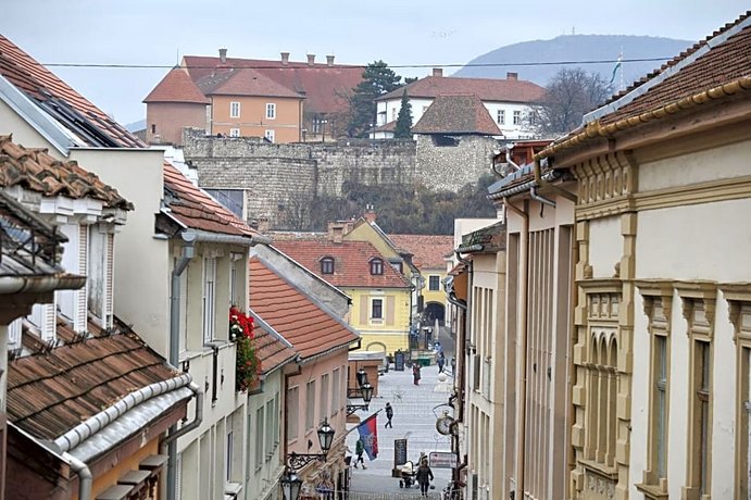 Centrooms Eger