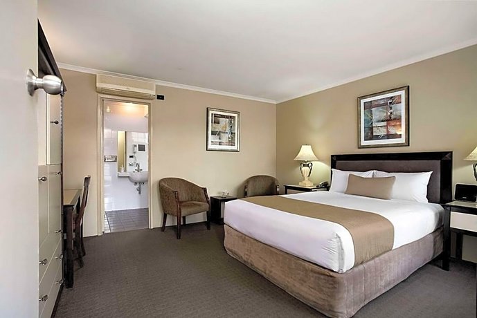Comfort Inn On Raglan