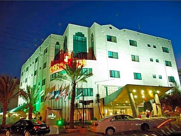 Larsa Hotel