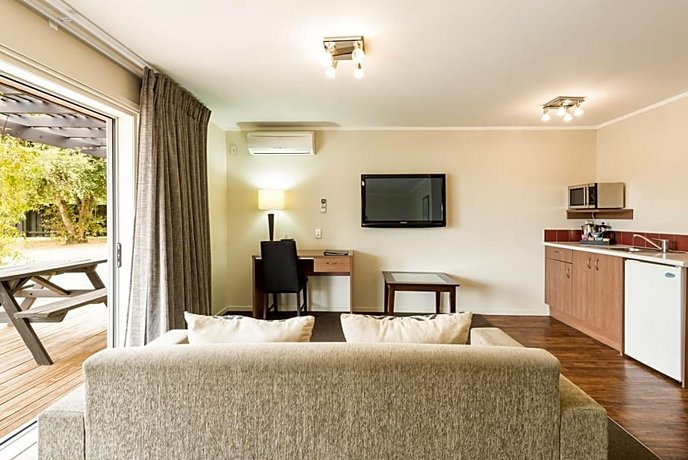 Suncourt Hotel & Conference Centre