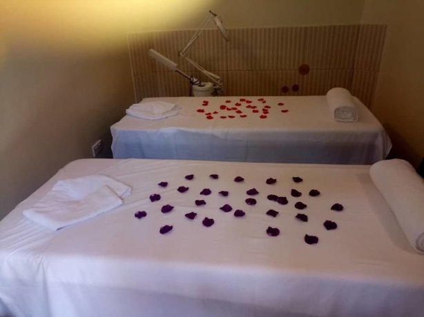Mowicribs Hotel and Spa