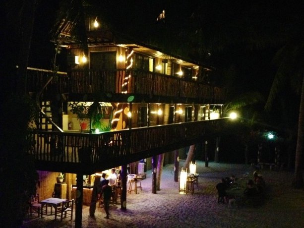Bamboo House Beach Lodge & Restaurant