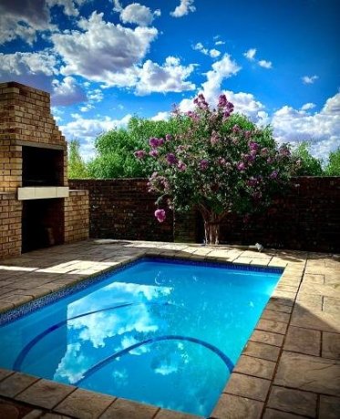Casa Calida Guest House