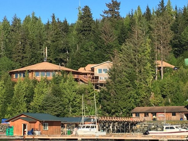 Salmon Falls Resort