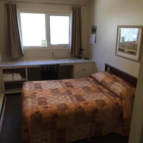 Laura's Lodge