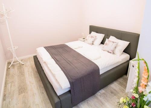 Eden Center Home