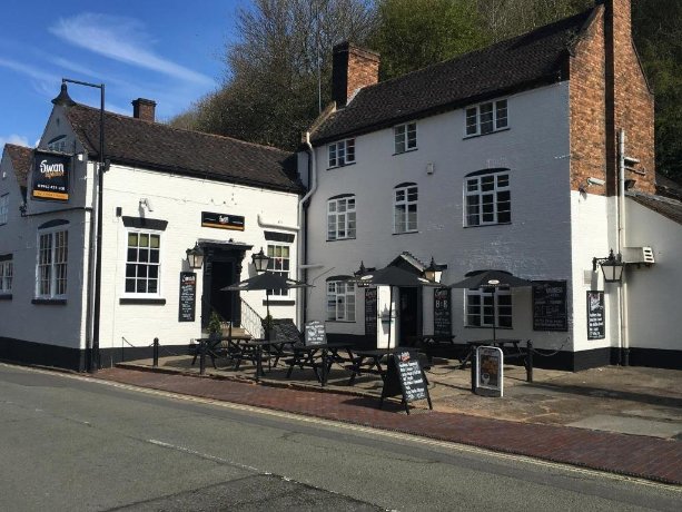 The Swan Hotel Smoke & Taphouse