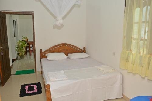 Traveller's Hostel Hikkaduwa