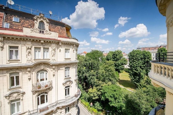 Duschel Apartments Imperial Living