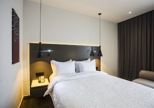 Hampton by Hilton David
