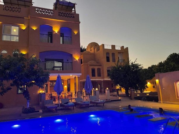 Jewel Howard Carter Hotel