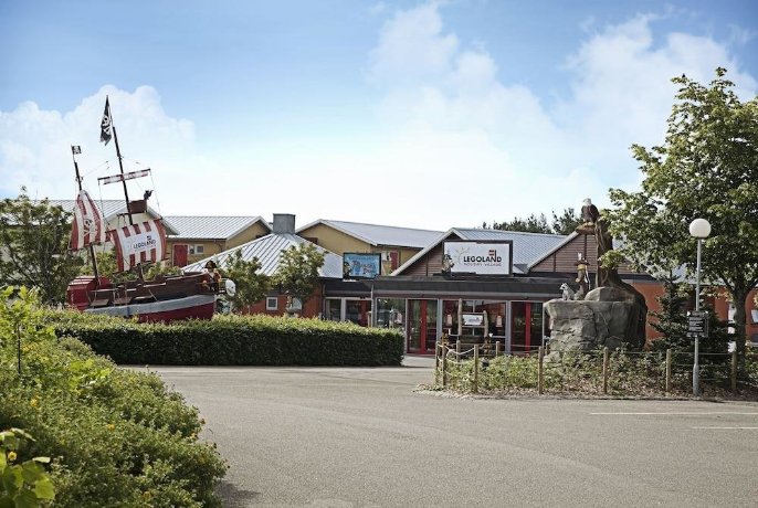 Legoland Wilderness Barrels & Cabins