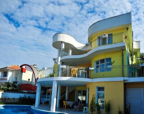 Eli Guest House
