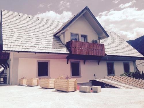 B&B Rot