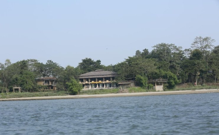 Jungle Villa Resort