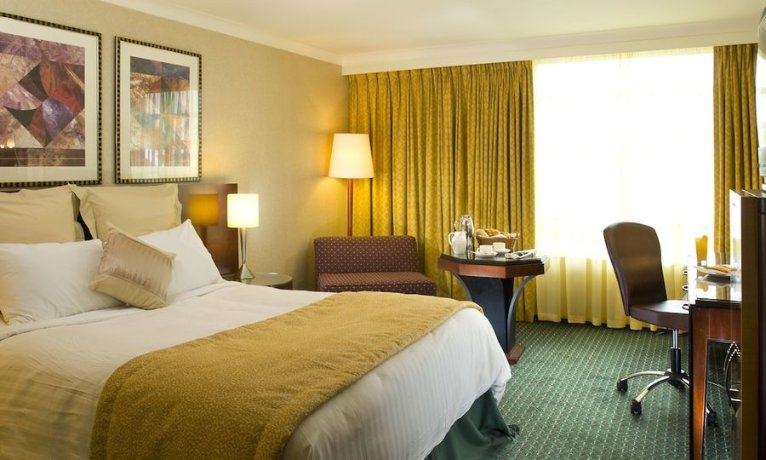 Crowne Plaza Liverpool John Lennon Airport