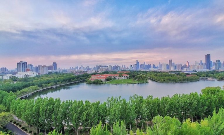 Renaissance Tianjin Lakeview Hotel