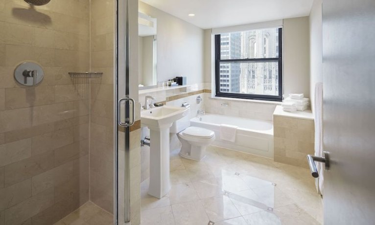 Intercontinental Chicago Magnificent Mile, An IHG Hotel