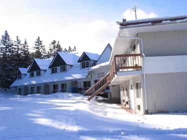 Escapade Lauides Val Morin Compare Deals