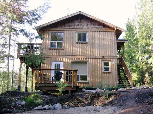 Secret Cove Cottage Suites Halfmoon Bay Compare Deals